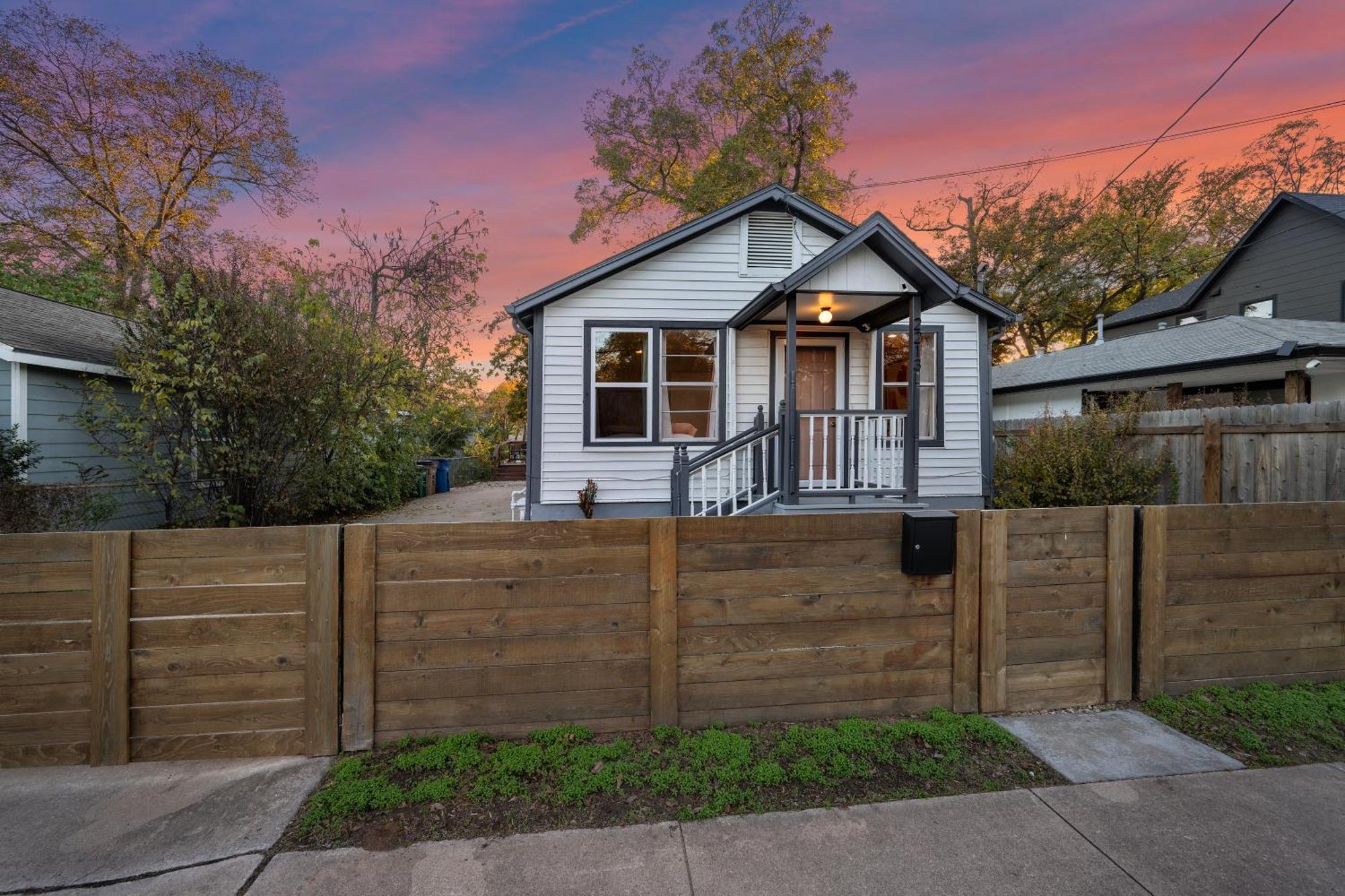 Stylish, Artsy Bungalow Central Eastside 奧斯汀 外观 照片